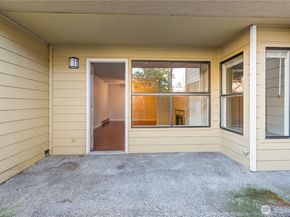 2520 S 317th Street 103, Federal Way WA 98003