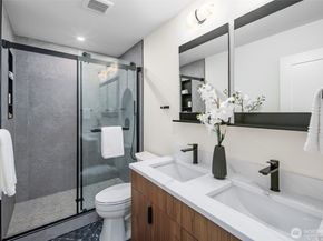 1424 150th Avenue SE, Bellevue WA 98007