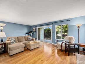 2858 32nd Avenue W 102, Seattle WA 98199