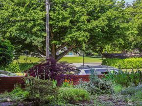 2858 32nd Avenue W 102, Seattle WA 98199