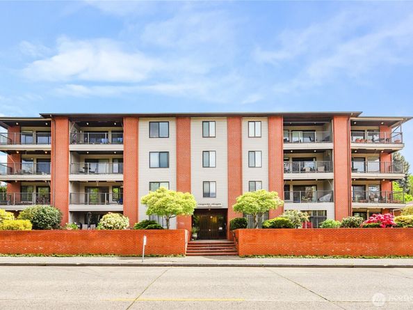 2858 32nd Avenue W 102, Seattle WA 98199
