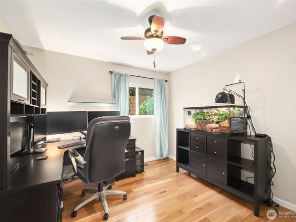 2858 32nd Avenue W 102, Seattle WA 98199