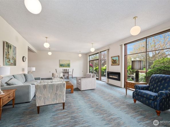 2858 32nd Avenue W 102, Seattle WA 98199