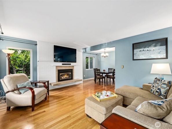 2858 32nd Avenue W 102, Seattle WA 98199