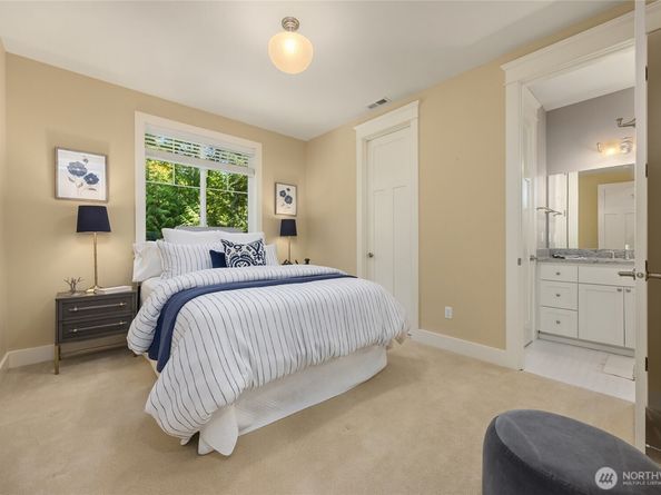 13424 N Madison Avenue NE, Bainbridge Island WA 98110