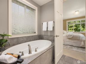 13424 N Madison Avenue NE, Bainbridge Island WA 98110