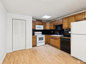 4308 NE Sunset Boulevard P1, Renton WA 98059