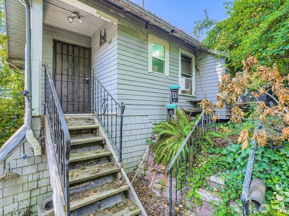 2814 S Grand St, Seattle WA 98144