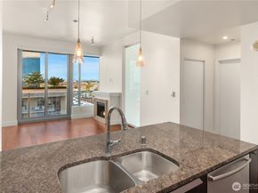 737 Olive Way 2704, Seattle WA 98101