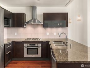 737 Olive Way 2704, Seattle WA 98101