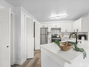 7711 NE 175th Street C106, Kenmore WA 98028