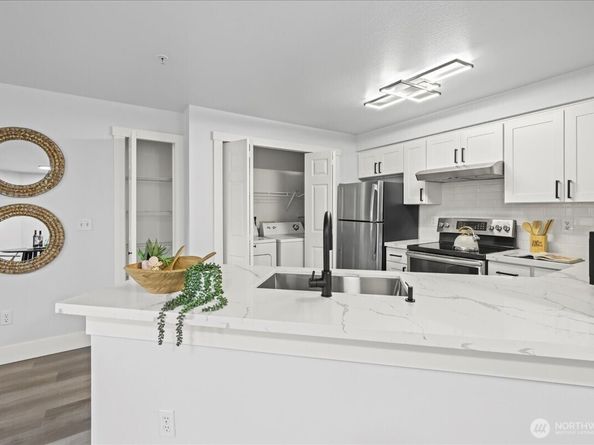 7711 NE 175th Street C106, Kenmore WA 98028