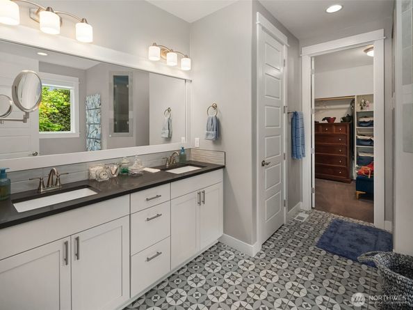 13039 56th Avenue, Tukwila WA 98178