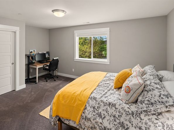 13039 56th Avenue, Tukwila WA 98178