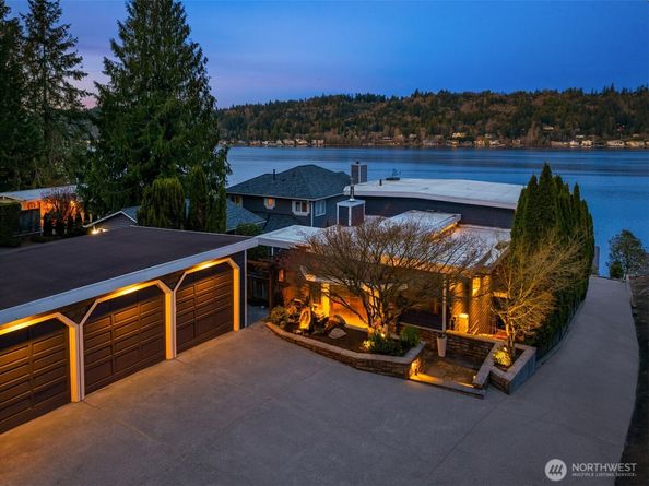 2452 W Lake Sammamish Parkway NE, Redmond WA 98052