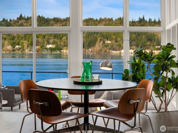 2452 W Lake Sammamish Parkway NE, Redmond WA 98052