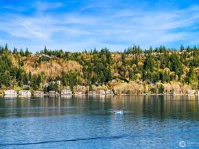 2452 W Lake Sammamish Parkway NE, Redmond WA 98052
