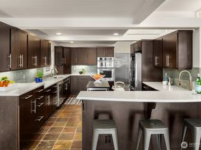 2452 W Lake Sammamish Parkway NE, Redmond WA 98052