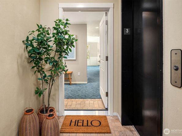 10549 Stone Avenue N 301, Seattle WA 98133