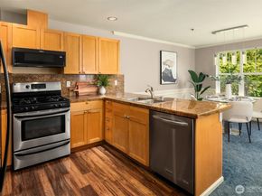 10549 Stone Avenue N 301, Seattle WA 98133
