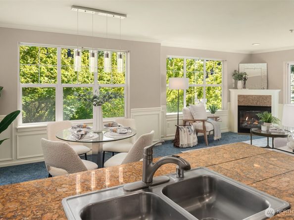 10549 Stone Avenue N 301, Seattle WA 98133