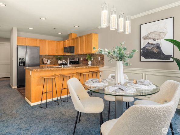 10549 Stone Avenue N 301, Seattle WA 98133
