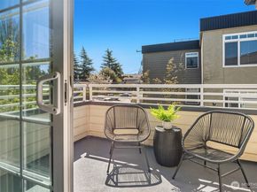 10549 Stone Avenue N 301, Seattle WA 98133