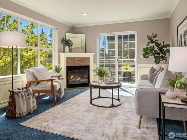 10549 Stone Avenue N 301, Seattle WA 98133