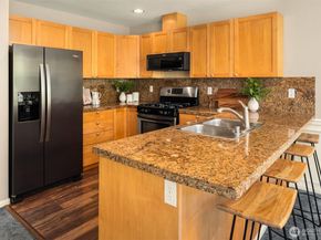 10549 Stone Avenue N 301, Seattle WA 98133