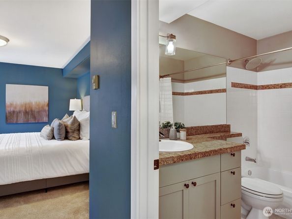 10549 Stone Avenue N 103, Seattle WA 98133