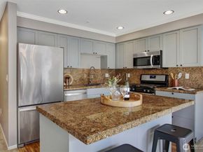 10549 Stone Avenue N 103, Seattle WA 98133