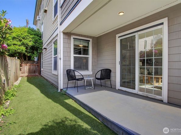 10549 Stone Avenue N 103, Seattle WA 98133