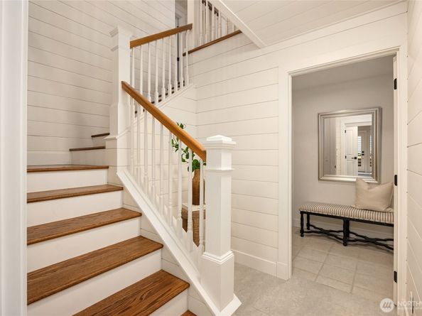 4452 Rockaway Beach Road NE, Bainbridge Island WA 98110