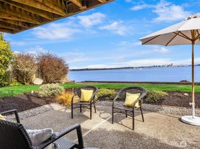4452 Rockaway Beach Road NE, Bainbridge Island WA 98110