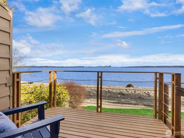 4452 Rockaway Beach Road NE, Bainbridge Island WA 98110