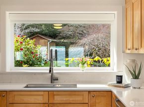 4452 Rockaway Beach Road NE, Bainbridge Island WA 98110