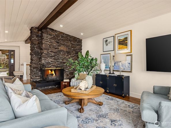4452 Rockaway Beach Road NE, Bainbridge Island WA 98110