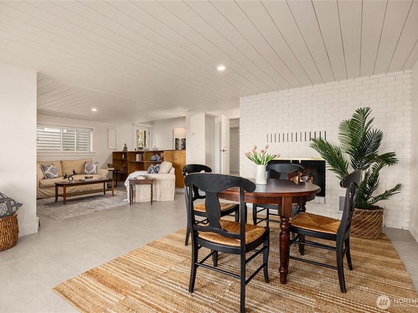 4452 Rockaway Beach Road NE, Bainbridge Island WA 98110