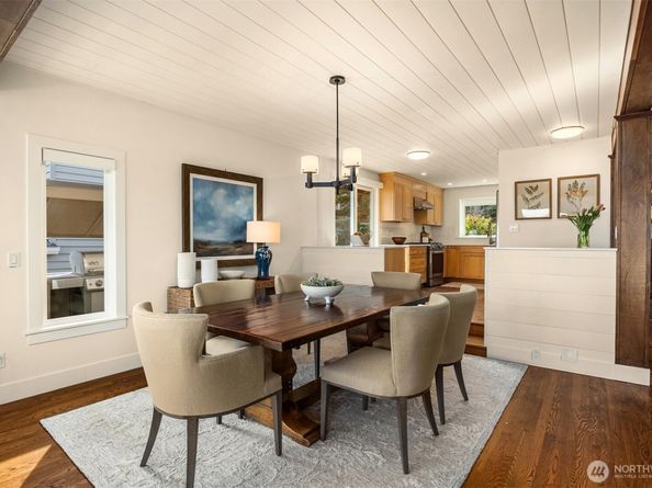4452 Rockaway Beach Road NE, Bainbridge Island WA 98110