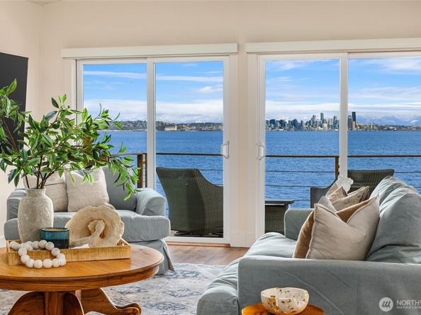 4452 Rockaway Beach Road NE, Bainbridge Island WA 98110