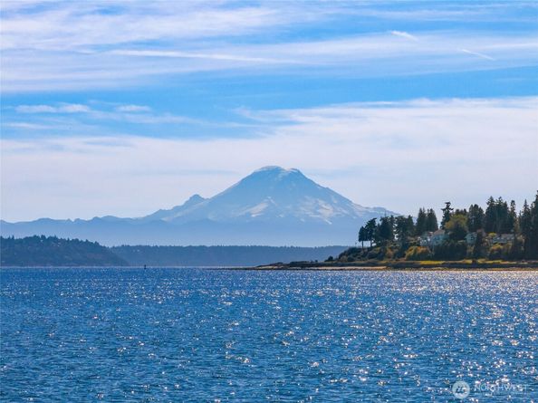 4452 Rockaway Beach Road NE, Bainbridge Island WA 98110
