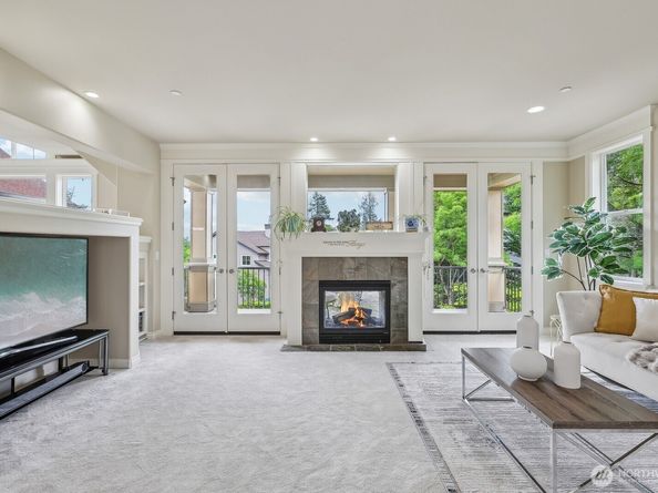 721 Lingering Pine Drive NW, Issaquah WA 98027