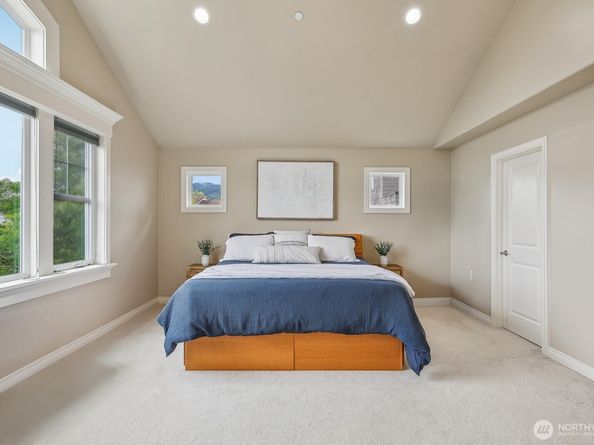721 Lingering Pine Drive NW, Issaquah WA 98027
