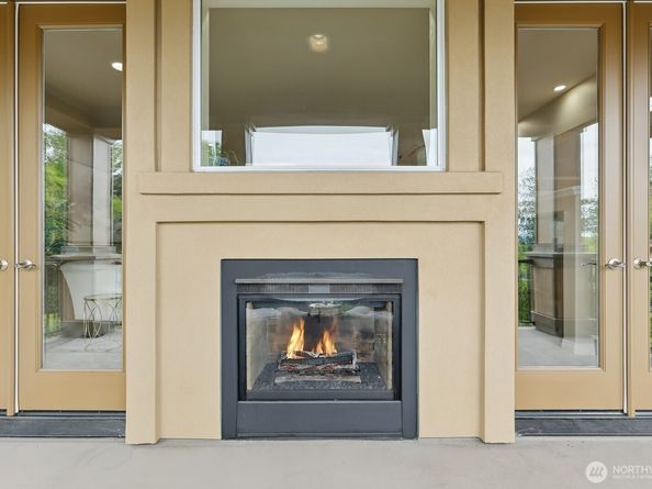 721 Lingering Pine Drive NW, Issaquah WA 98027