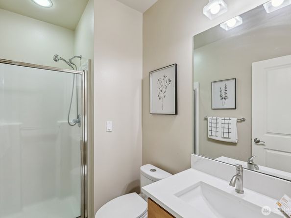 721 Lingering Pine Drive NW, Issaquah WA 98027