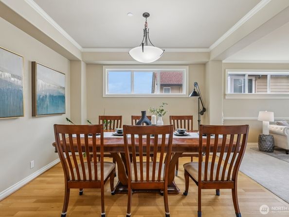 721 Lingering Pine Drive NW, Issaquah WA 98027