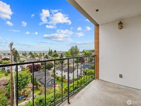 3425 Colby Avenue 502, Everett WA 98201