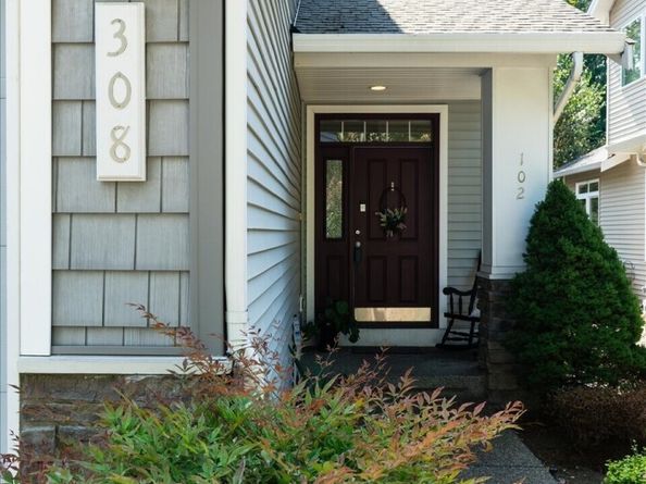 308 196th Place SW 305, Lynnwood WA 98036
