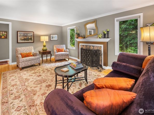 2706 56th Avenue SW, Seattle WA 98116