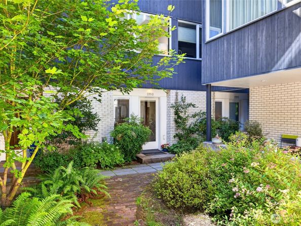 339 16th Avenue E B, Seattle WA 98112